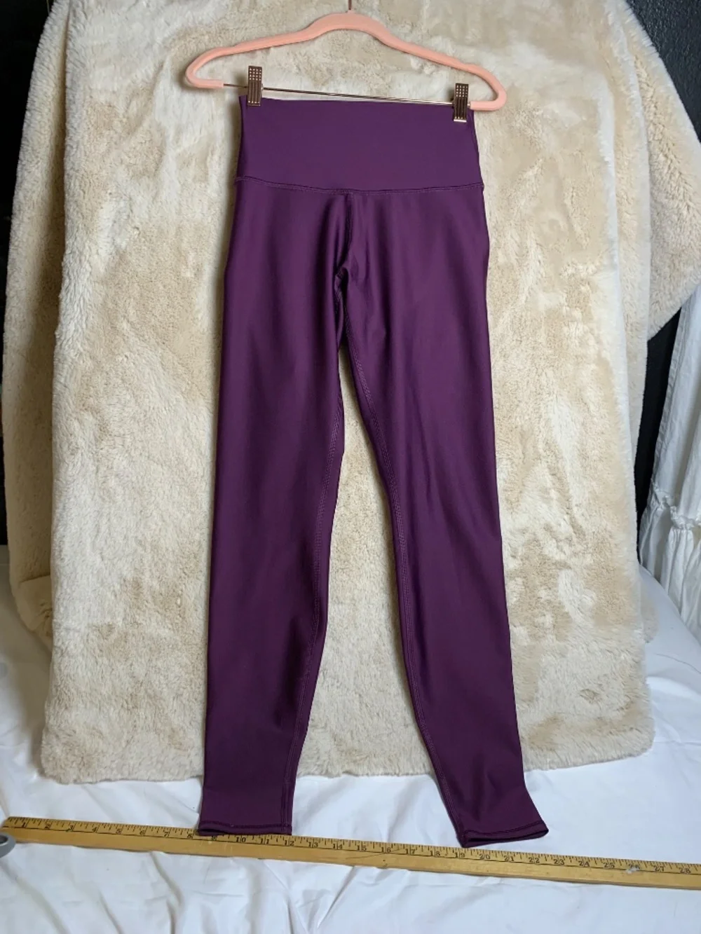 ALO-new condition sz small purple/plummy athletic leggings pants sz Small